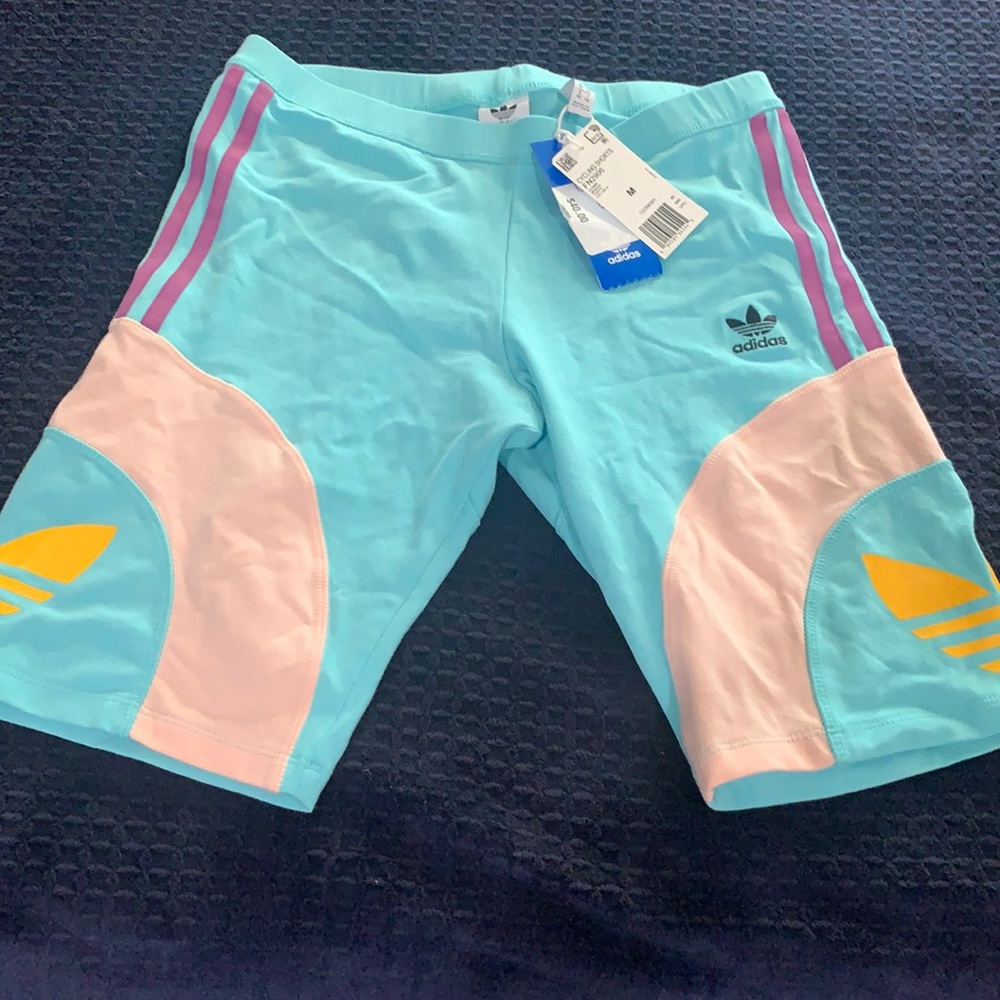 Adidas woman’s biker shorts brand new with tags sz med